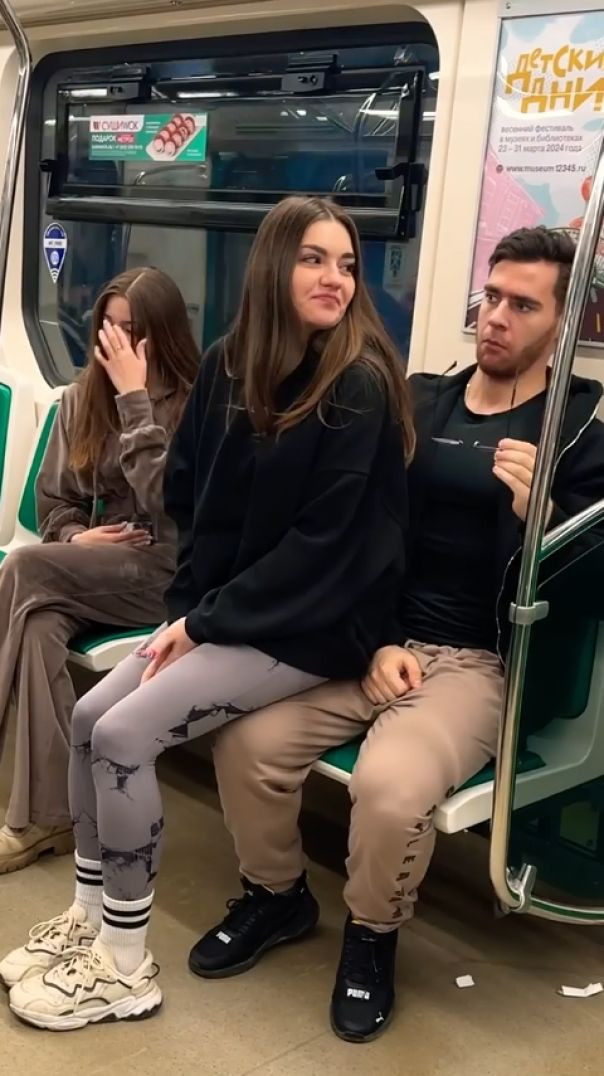 PRANK on the subway😜🤣🎀