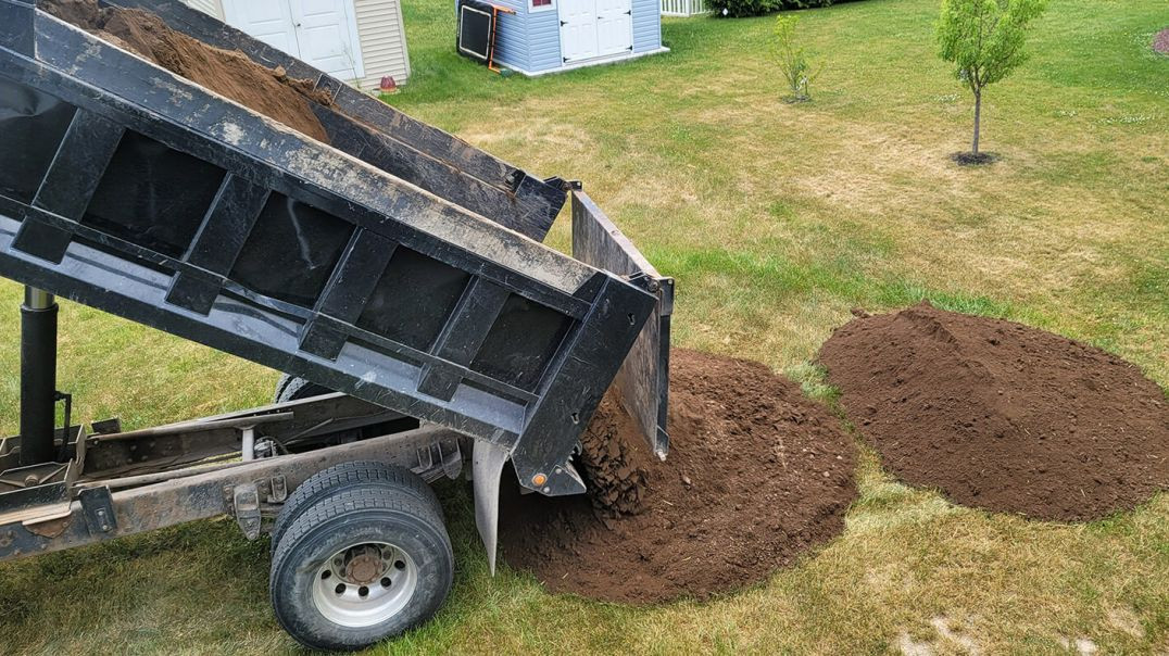 ⁣Topsoil Delivery by Taouk Development : #1 Top Soil in Rochester, NY